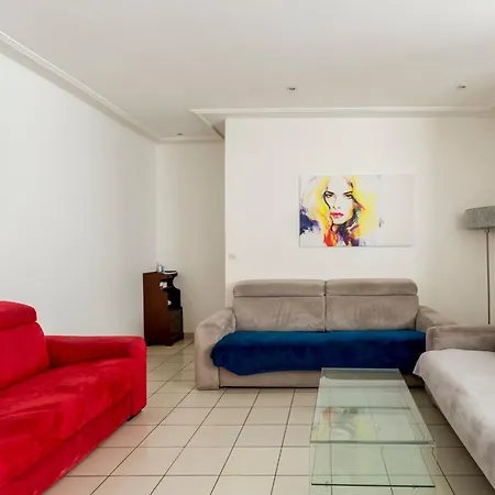 Champs-elysees Lincoln - 2bdr 4* Parijs