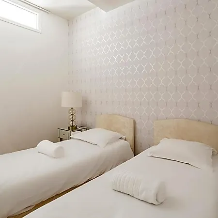 Champs-elysees Lincoln - 2bdr Apart Otel