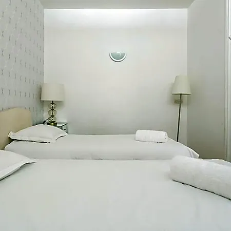 Champs-elysees Lincoln - 2bdr Apart Otel