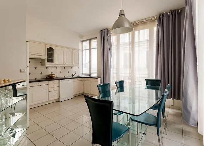Champs-elysees Lincoln - 2bdr 4*