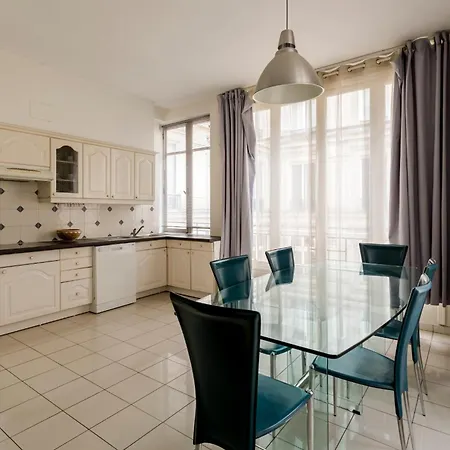 Champs-elysees Lincoln - 2bdr 4*